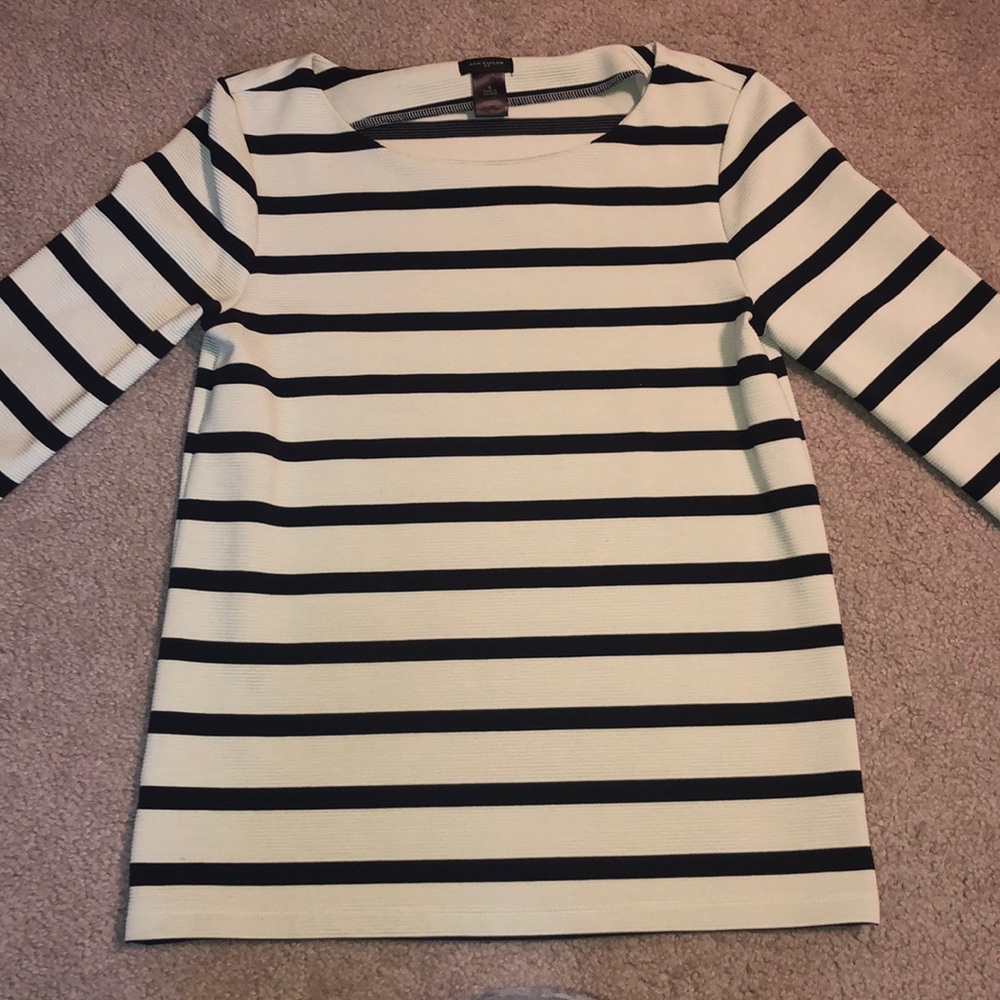 Ann Taylor new polyester lines top. Never worn